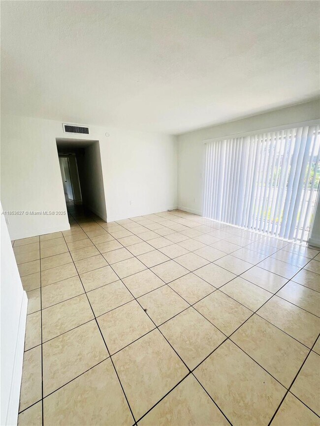 Building Photo - 8601 SW 94th St