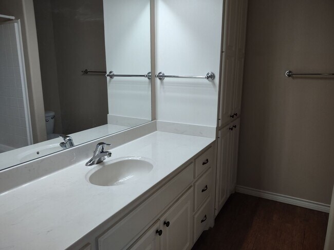 Building Photo - Prestigious 3/3/2 Home in Lubbock Cooper School District.