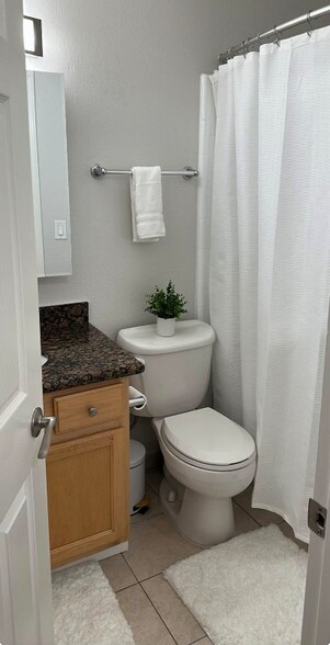 Building Photo - 14850 Oka Rd