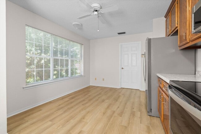 Building Photo - UPCOMING FAIRHOPE COTTAGE