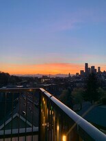 Building Photo - 829 19th Ave S