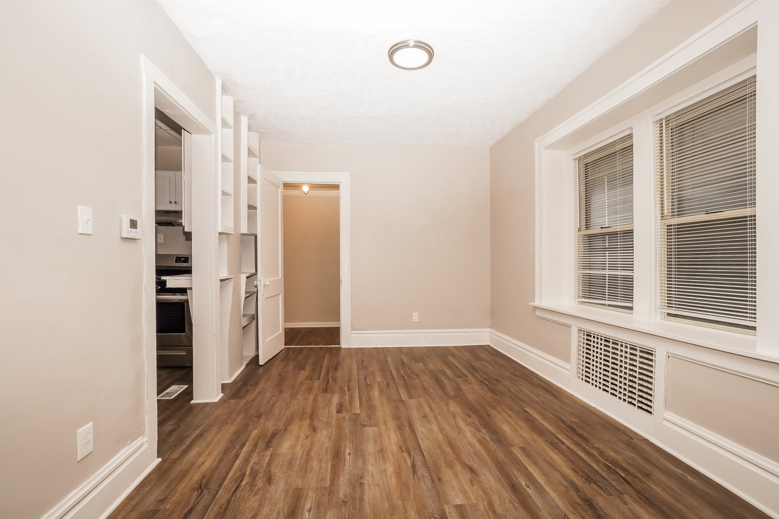 Building Photo - 586 Johnston Ct