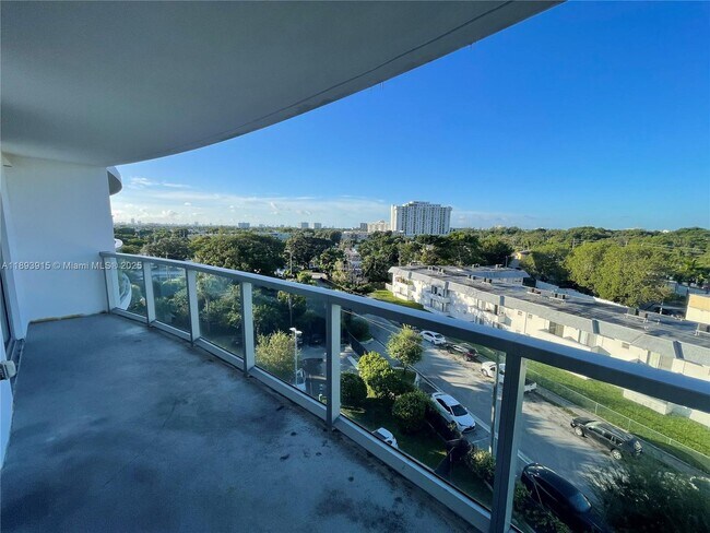 Building Photo - 13800 Highland Dr