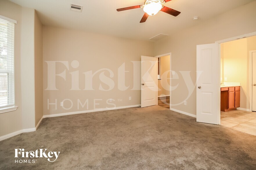 Building Photo - 20203 Ray Falls Dr