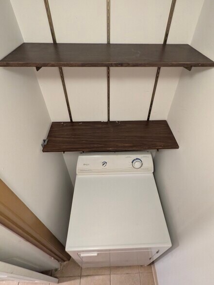 Building Photo - 2163 Hedgerow Rd