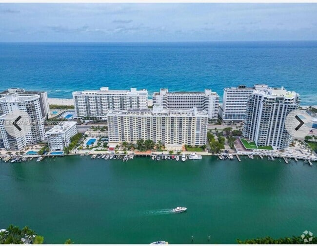 Building Photo - 5600 Collins Ave