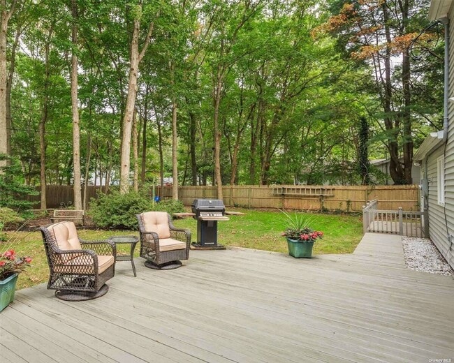 Building Photo - 43 Spencer Ln