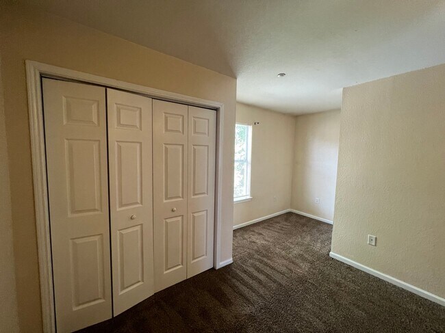 Building Photo - 1028 Anniston Ct