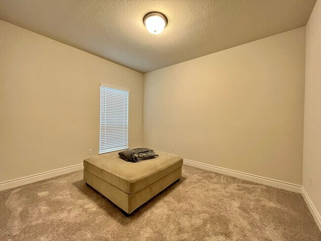 Building Photo - 3 Bedroom/2 Bath Kallison Ranch Subdivision