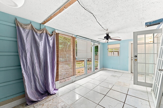 Building Photo - 4031 NW 7th Ave