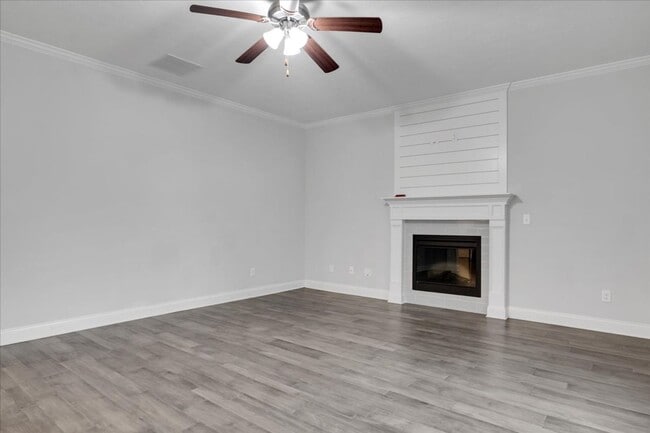 Building Photo - 1883 BEAUTIFUL HOME