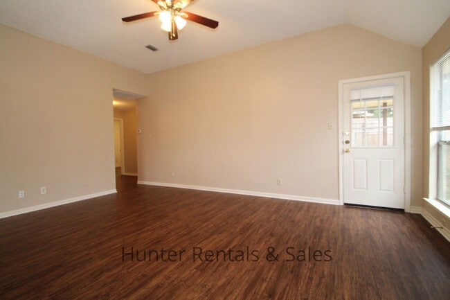 Building Photo - Inviting 3-Bedroom Home in North Killeen –...