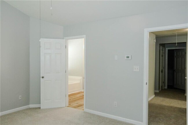 Building Photo - 2158 Staunton Dr
