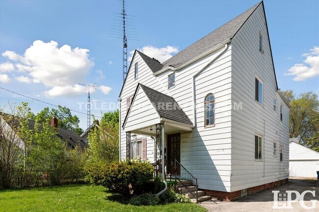Building Photo - 1442 Schuyler Rd