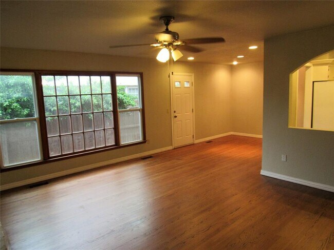 Building Photo - 9909 Sunnymeade Pl