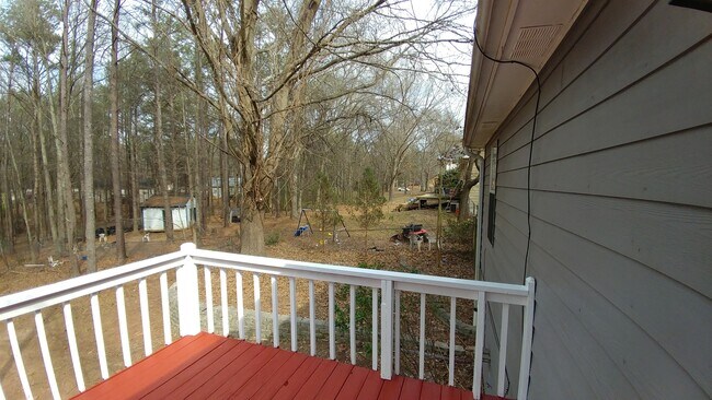 Building Photo - Charming Douglasville Home with Bonus Base...