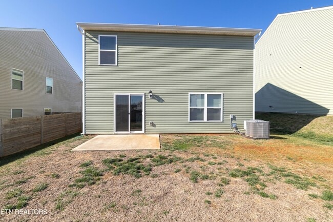 Building Photo - 228 Belle court