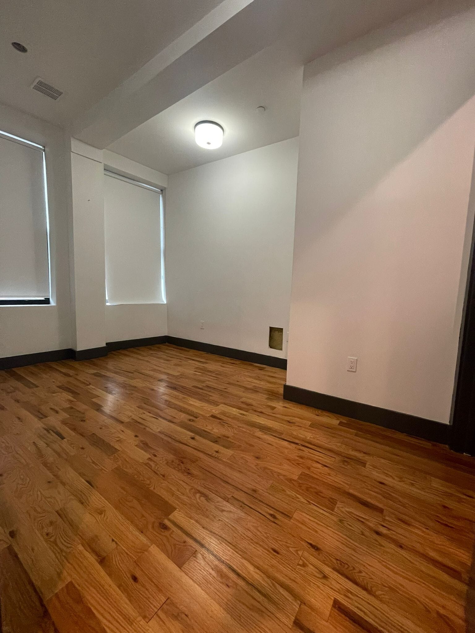 Building Photo - 568 Communipaw Ave
