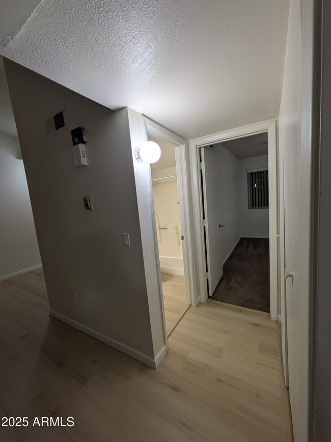 Building Photo - 461 W Holmes Ave