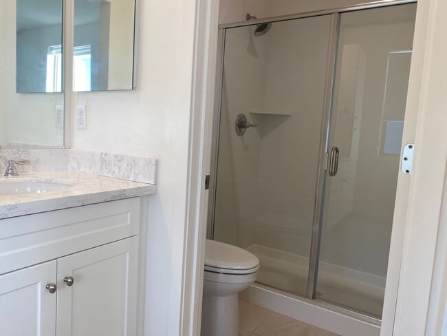 Building Photo - Vibrant 3 story 2bed/2.5bath home at the Mill at Broadway