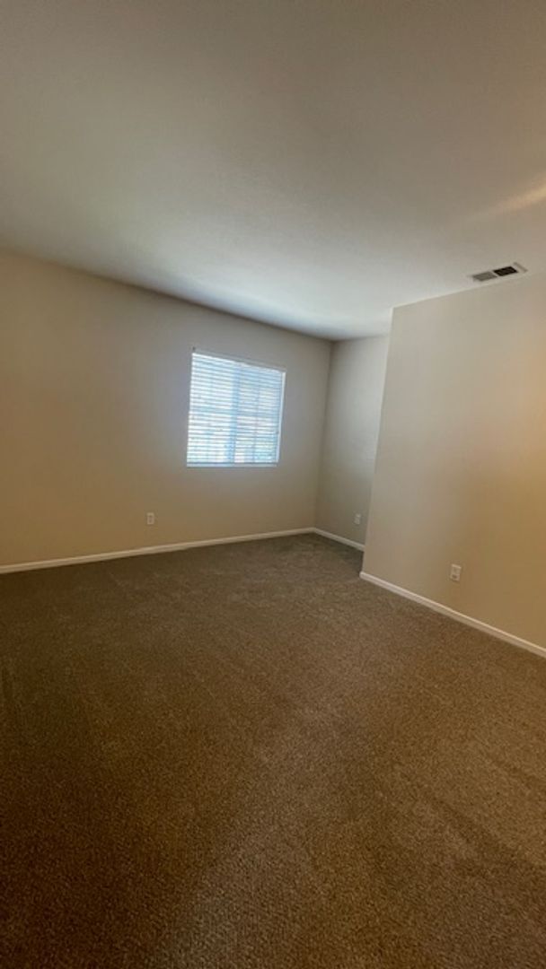 Building Photo - Gorgeous 4 Bedroom, 2.5 Bath with Loft in Rancho Del Oro For Rent!