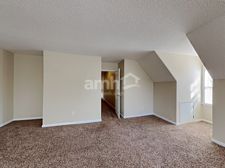 Building Photo - 116 Nightshade Ln