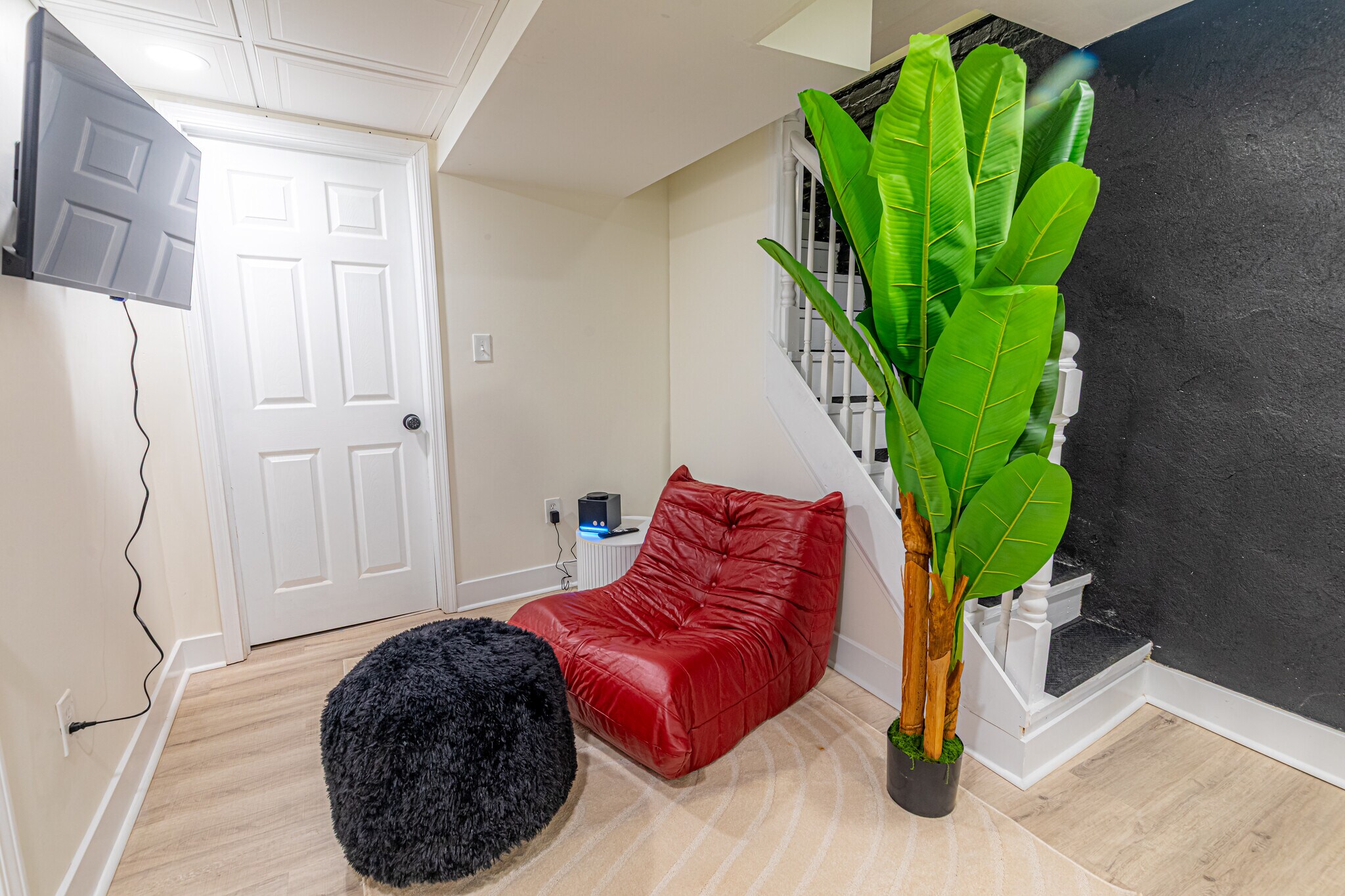 Building Photo - 2325 5th Ave