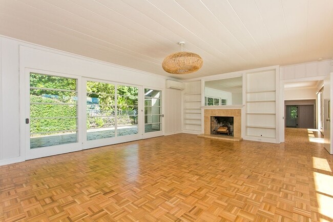 Building Photo - 3125 Huelani Pl