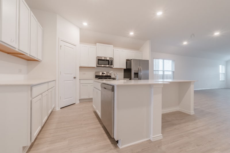 Building Photo - 448 Keefer