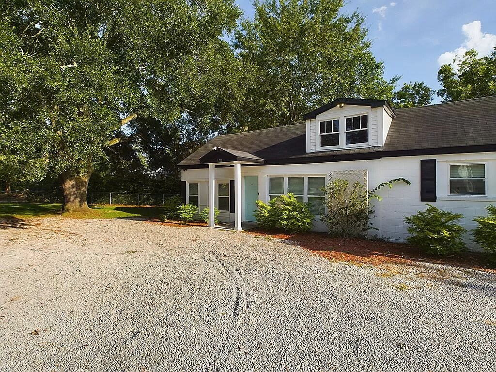 Building Photo - 3718 Live Oak St