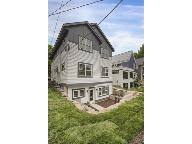 Building Photo - 5337 Drew Ave S