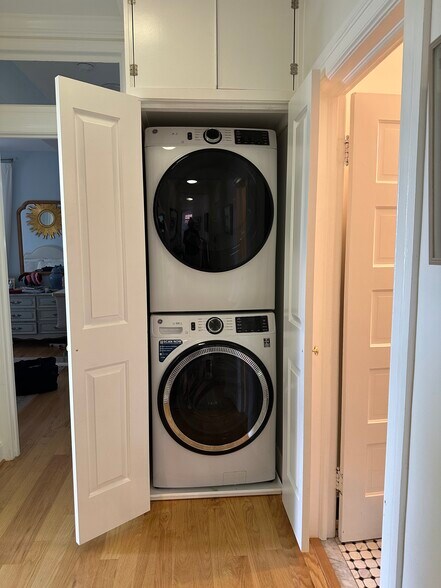 Building Photo - 1711 35th St NW