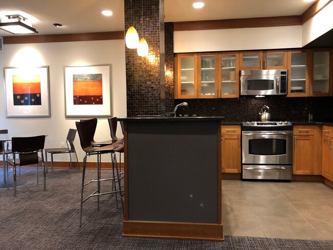 Building Photo - North Canal Station Condo