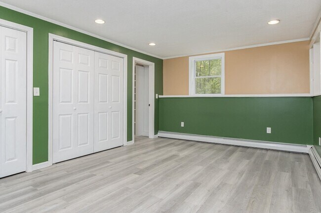 Building Photo - 240 Leda Ave
