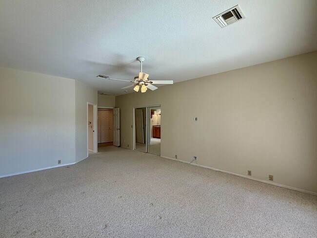 Building Photo - Pending - Long term