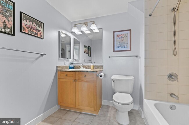 Building Photo - 777 7th St NW
