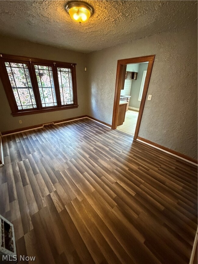 Building Photo - 119 Upland Ave