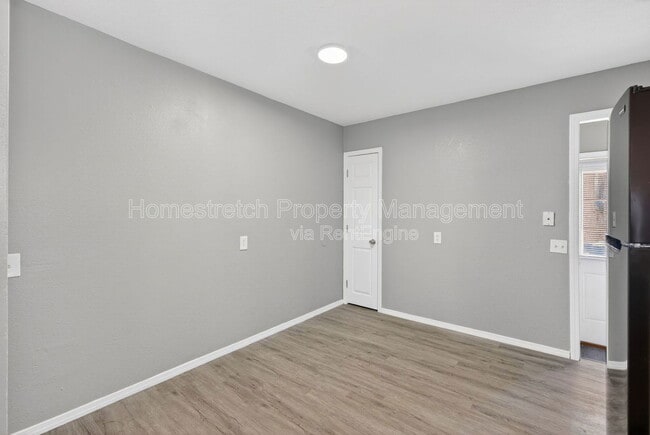 Building Photo - 2515 Valley Brook Dr