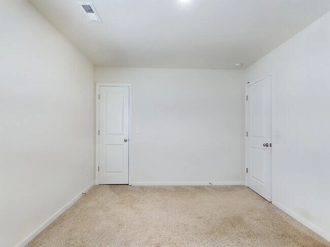 Building Photo - 5012 Jamie Sloop Ln