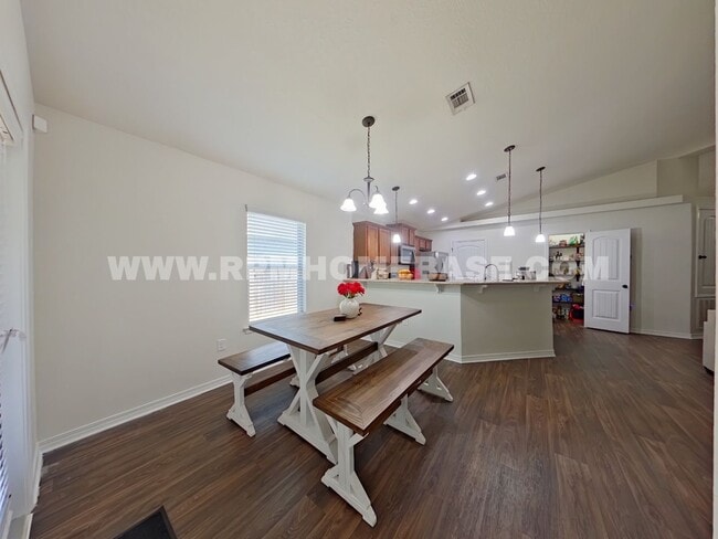 Building Photo - Available Now – Beautiful Rental Home in C...