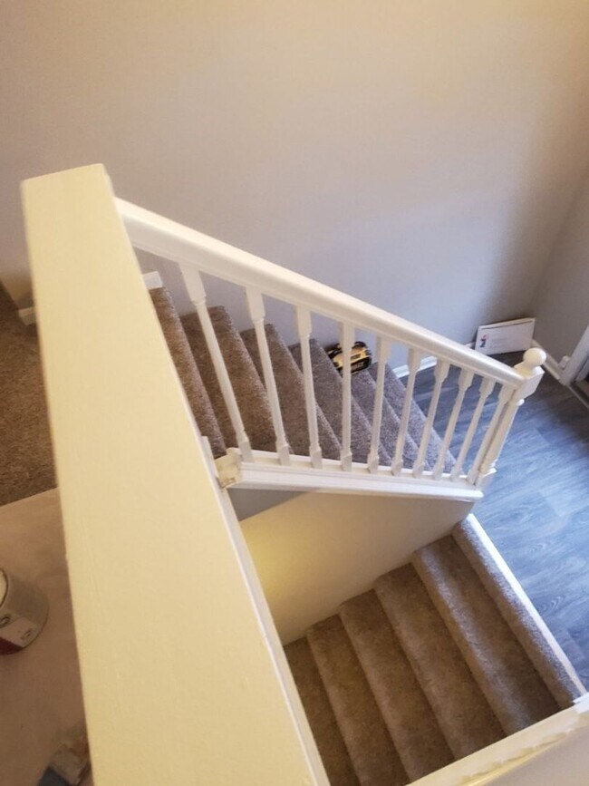 Building Photo - MOVE IN SPECIAL! NO DEPOSIT! Beautiful 3 B...
