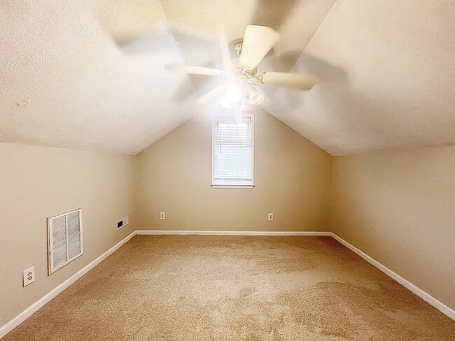 Building Photo - 312 Golden Leaf Ln