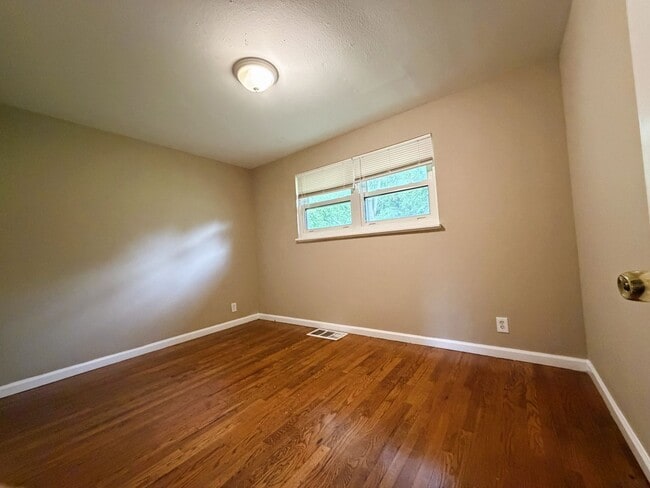 Building Photo - Spacious 3 Bedroom Rental - Ready for Immediate Move-in!