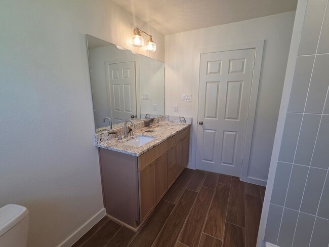 Building Photo - 803 Coleman St