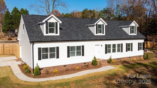 Primary Photo - 7039 Executive Cir