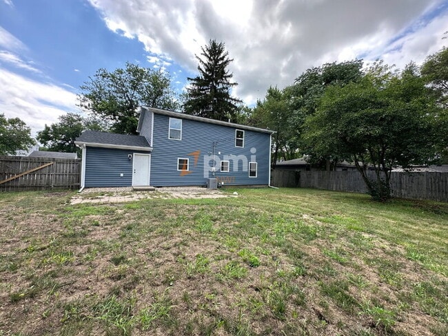 Building Photo - 397 Briarwood Dr
