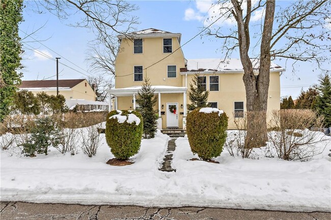 Primary Photo - 31 Stewart Pl