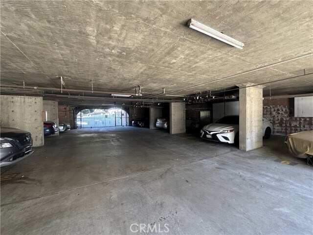 Building Photo - 1222 N Olive Dr