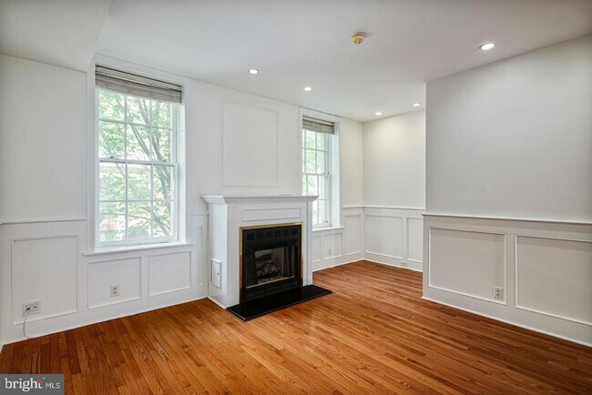 Building Photo - 632 Pine St