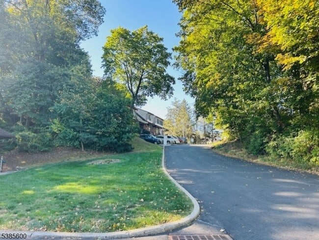 Primary Photo - 34 Wyker Rd